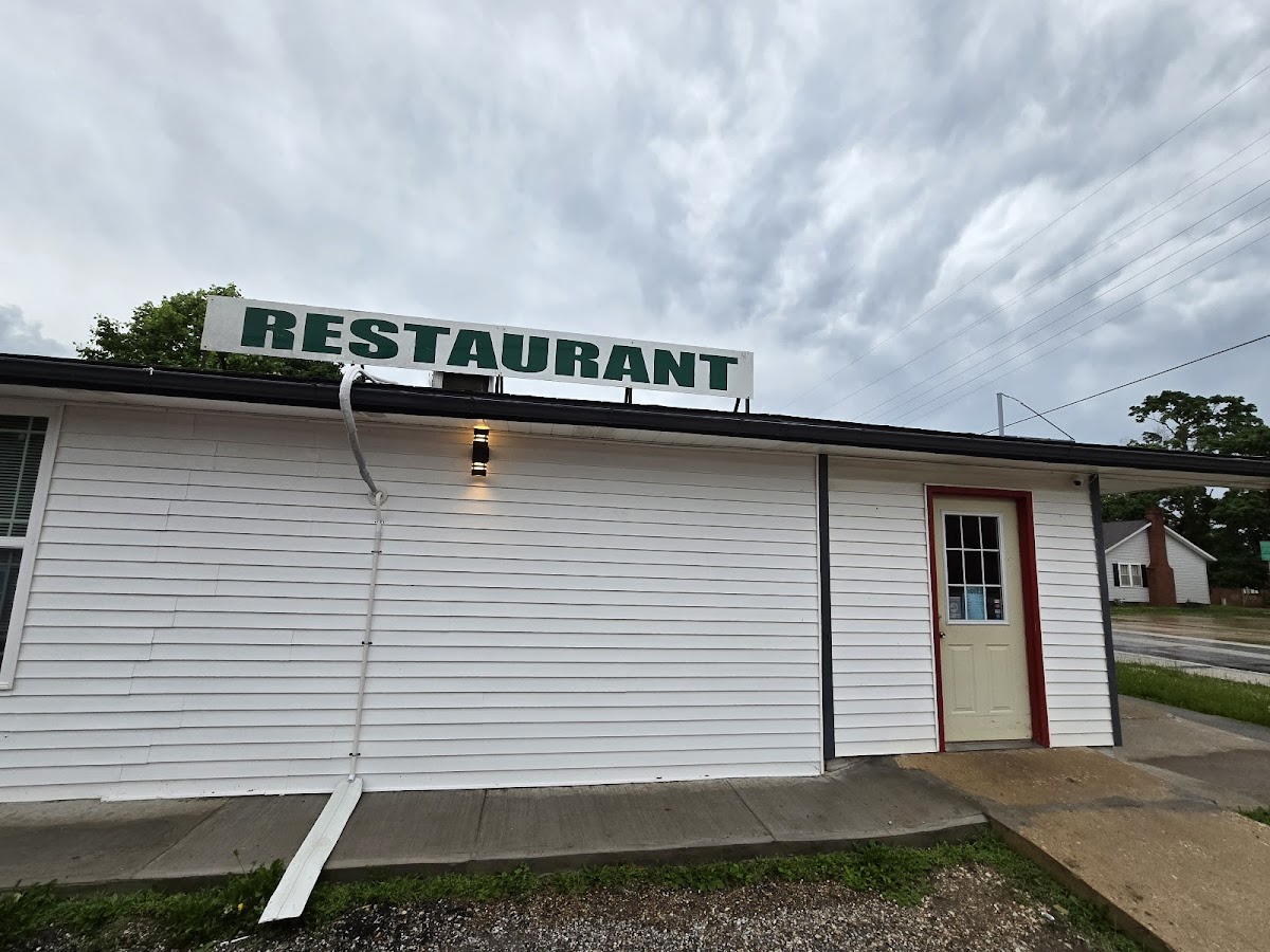 Laharpe Family Restaurant