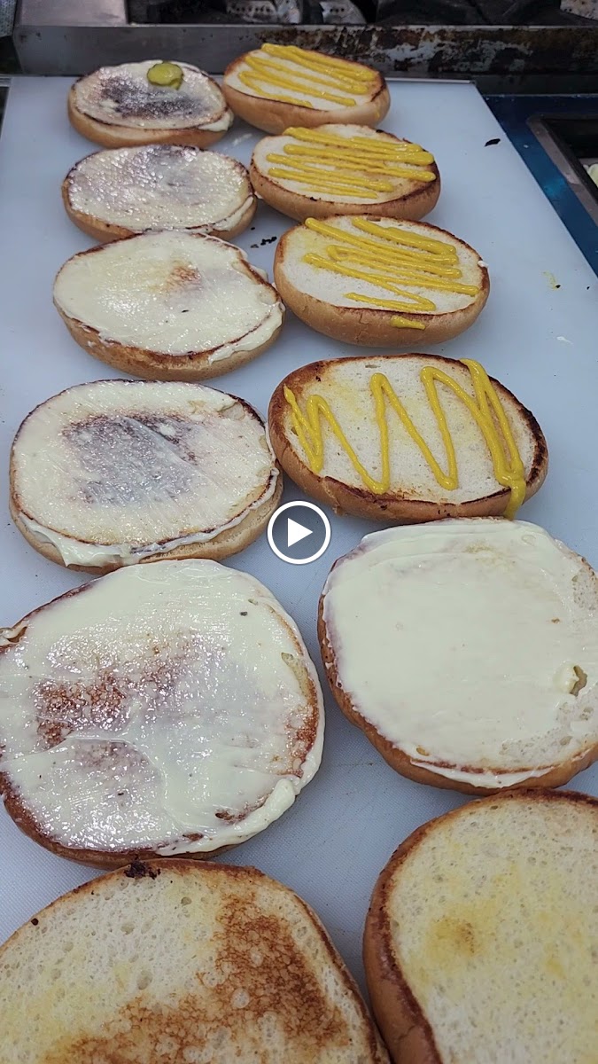 Simon's Burger Grill & More-2